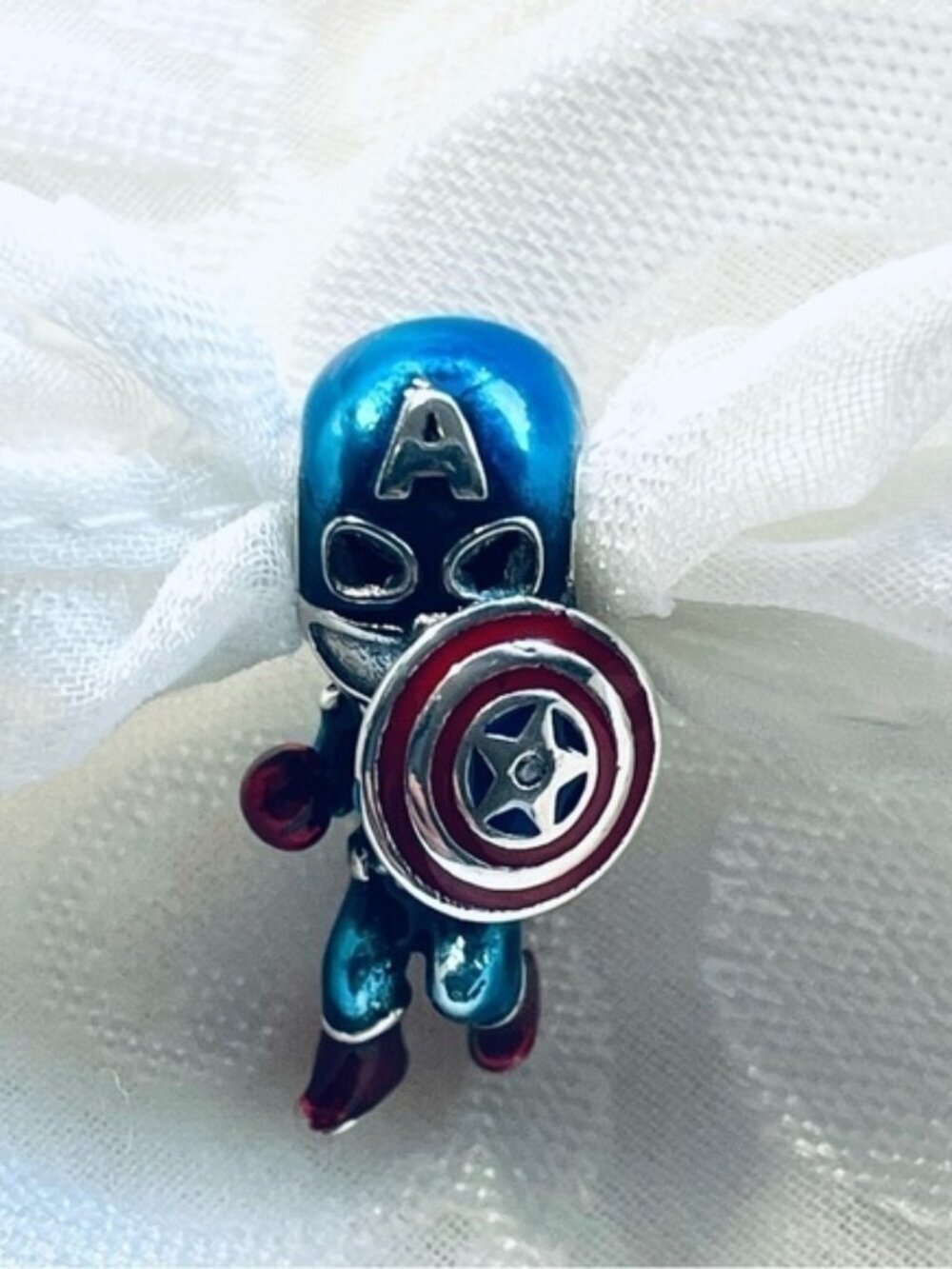 🛡️✨ NWOT Captain America Charm – The Avengers ⚡